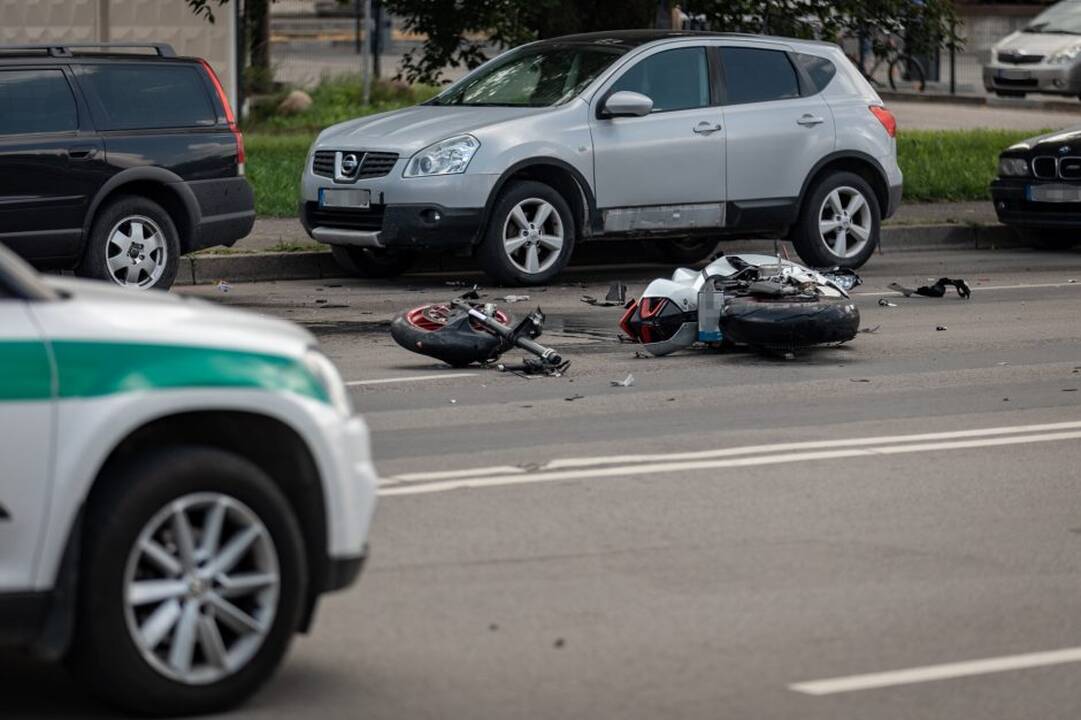 Motociklo ir opelio avarija Jonavos g.