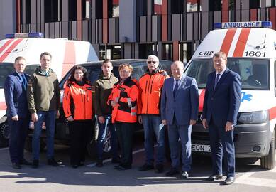 Kauno rajono greitosios medicinos pagalbos stotis Ukrainai paaukojo du  greitosios pagalbos automobilius.