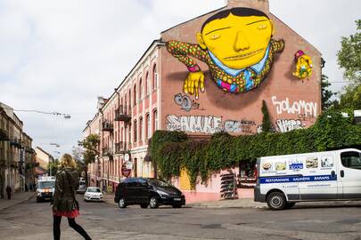 Brazilų meininkų „Osgemeos“ darbas festivaliui „Vilnius Street Art“