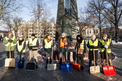 Kultūrinės spaudos atstovų protestas prie Vyriausybės