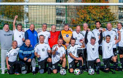 Čempionai: vyriausių senjorų čempionate triumfavo „Kauno“ futbolininkai.