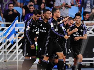 Madrido „Real“ futbolininkai švenčia pergalę prieš „Real Sociedad“.