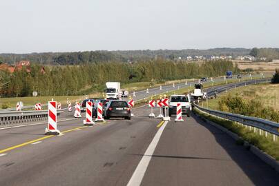 Terminas: iki šiol siaubą vairuotojams kėlęs kelias turėtų būti sutvarkytas iki kito pavasario.