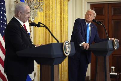 Benjaminas Netanyahas (kairėje) ir Donaldas Trumpas