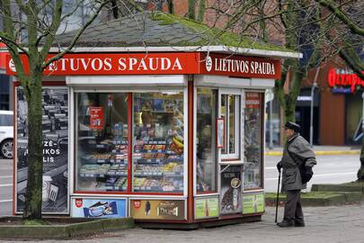 Situacija: ne tik jauniems, bet ir garbaus amžiaus klaipėdiečiams kelia nepatogumų negalėjimas spaudos kioske įsigyti pašto ženklų.