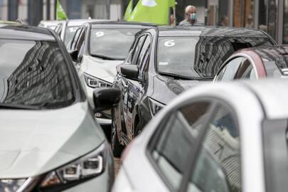 Nuomonė: yra teigiančių, kad elektromobiliai ir hibridiniai automobiliai yra patys taršiausi visoje pramonėje.