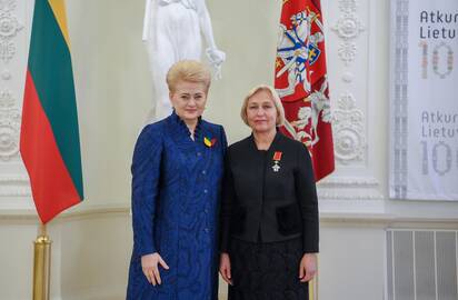 Dalia Grybauskaitė (kairėje) ir Olga Žalienė (dešinėje) 