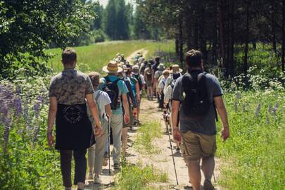 Patrauklu: keliauti piligriminiais maršrutais į Šiluvą žmonės atvyksta nuolat – po vieną, poromis, šeimomis, grupelėmis, su parapija ar bendruomene, su darbovietės kolektyvu.