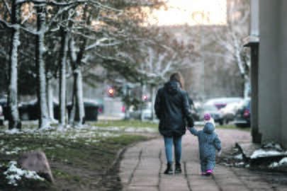 Antirekordas: 1990 m. reproduktyvaus amžiaus moterų buvo beveik dvigubai daugiau nei pernai – pernai gimė vos 24,6 tūkst. kūdikių, mažiausiai nuo 1990-ųjų.