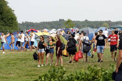 Gausa: į Karklėje vykstantį festivalį lankytojai ėmė plūsti jau vakar ryte.