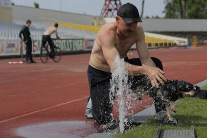  Kokybiškas: stadiono giluminio gręžinio vanduo tinka ne tik žolei laistyti ir atsigaivinti nuo kaitros, jis atitinka ir visas geriamojo vandens savybes.