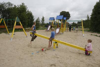 Dituvoje, atsiradus vaikų žaidimų ir paplūdimio tinklinio aikštelių, ketinama šalia įrengti futbolo ir krepšinio aikštynus.