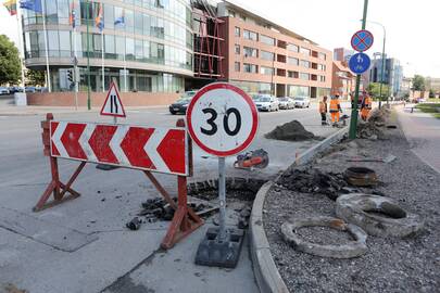 Iki šio mėnesio vidurio arba pabaigos keliose miesto gatvėse bus pakeistos dangos ir susidėvėję šaligatvių borteliai.