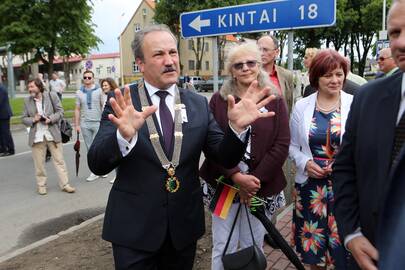 Regalijos: Šilutės meras V.Laurinaitis įsitikinęs, jog jo rankos švarios, ir žada siekti trečios mero kadencijos.