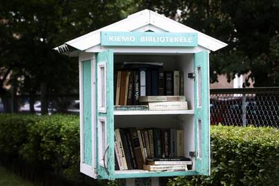 Naujovė: Klaipėdos globos namų kiemelyje yra mažytė lauko biblioteka, kurioje knygos beveik niekada neužsiguli.