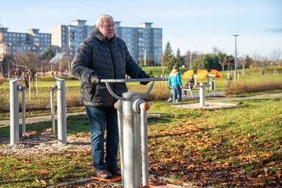 Neaišku: žmonės abejoja, ar daug senjorų mankštintųsi naujoje sporto aikštelėje.