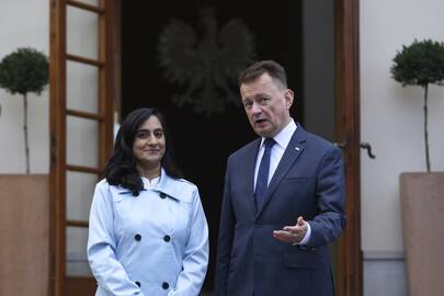 Anita Anand ir Mariuszas Blaszczakas