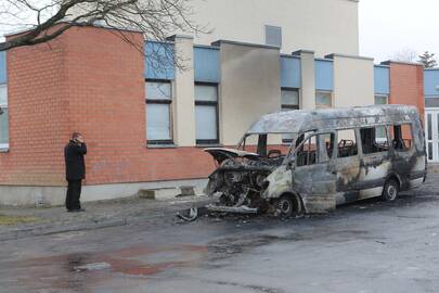 2011 metų lapkritį V.Čeponis neteko automobilio, kuriame buvo įsirengęs įmonės biurą.