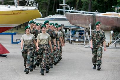 Režimas: jaunųjų šalių dienotvarkė sustyguota – laisvo laiko čia beveik nėra.