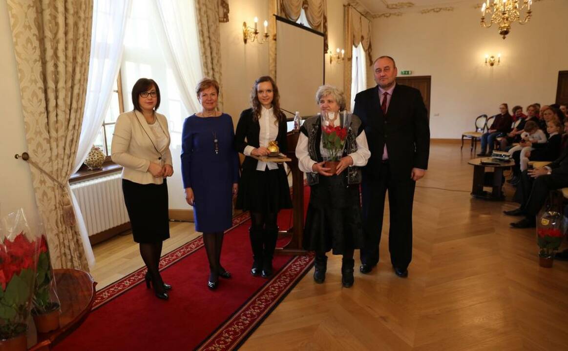 Išdalytos stipendijos Kauno rajono moksleiviams