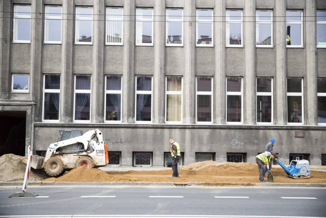 Darbai Vytauto prospekte