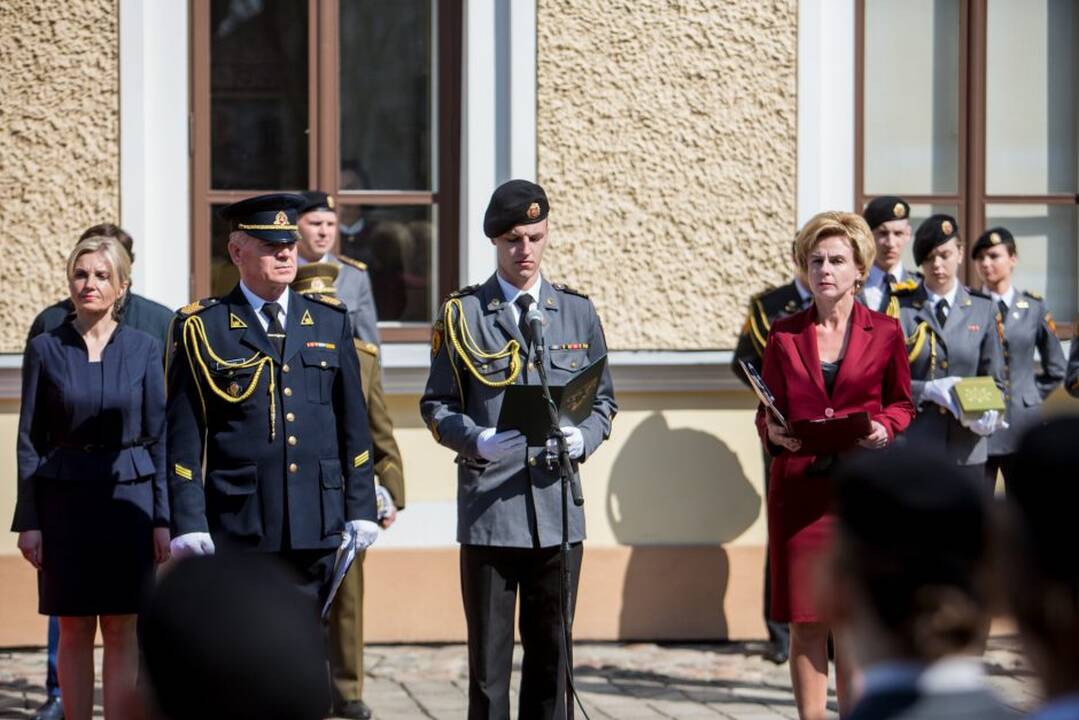 Kadetų priesaika prezidentūroje