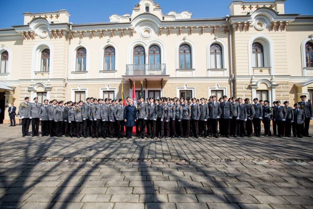 Kadetų priesaika prezidentūroje