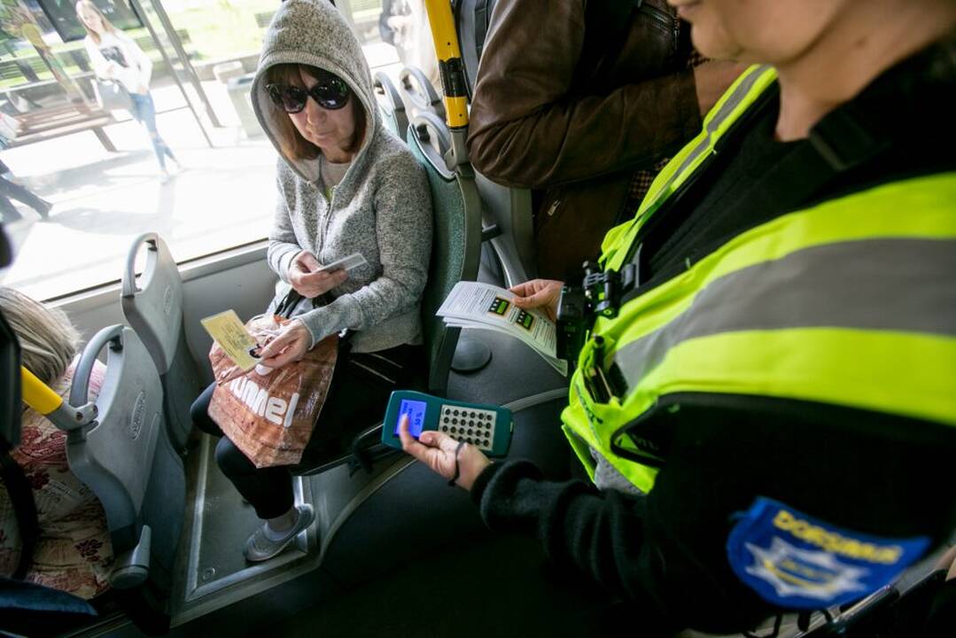 Zuikių gaudymo akcija Kauno viešajame transporte