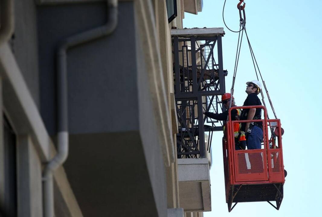 Balkono griūtis pasiglemžė šešių studentų gyvybes