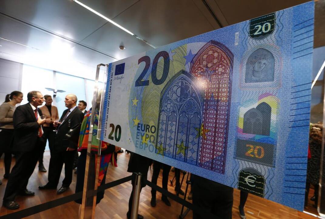 Frankfurte pristatytas naujas 20 eurų banknotas