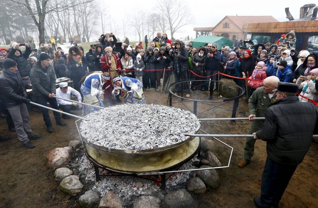 Gigantiškas bulvių plokštainis Baltarusijoje