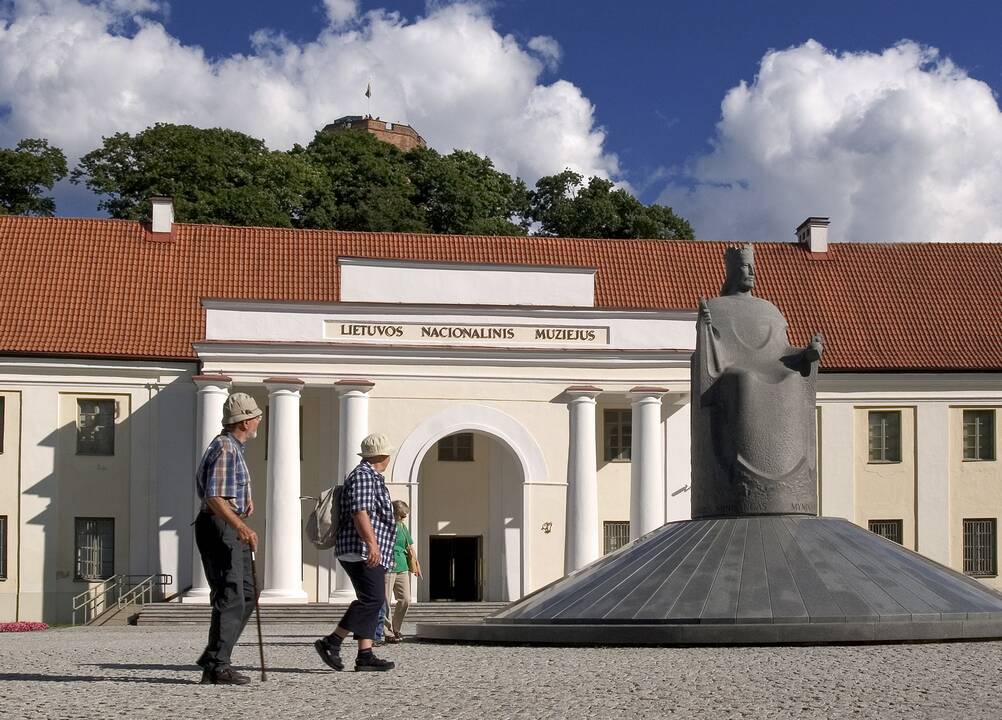 Skulptūros Vilniaus senamiestyje kvies pakalbėti su jomis telefonu