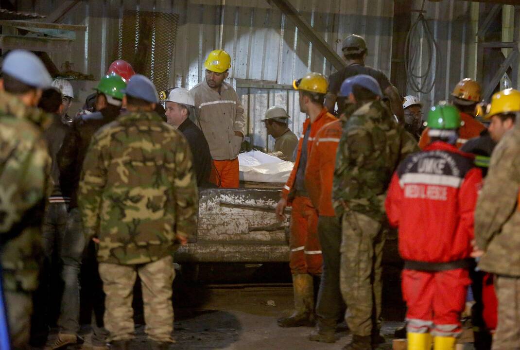 Turkijos šachtos operatorius neigia, kad tragedija įvyko dėl jo aplaidumo