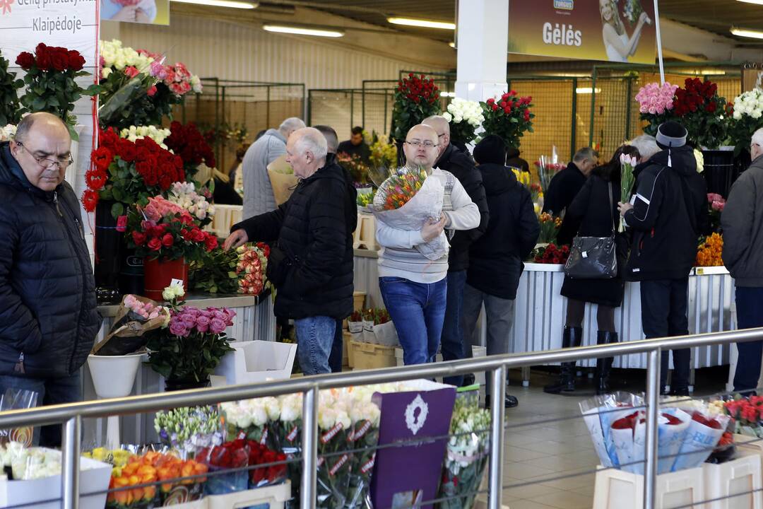 Uostamiesčio moterims – tulpių žiedai