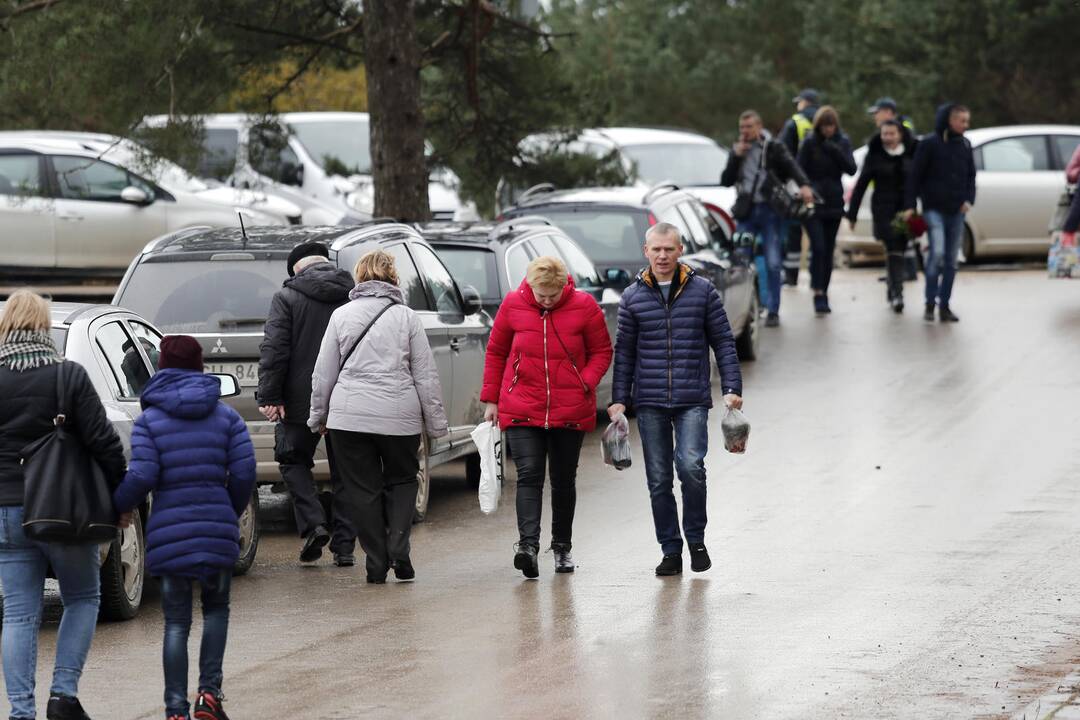 Lapkričio – 1-oji Lėbartų kapinėse