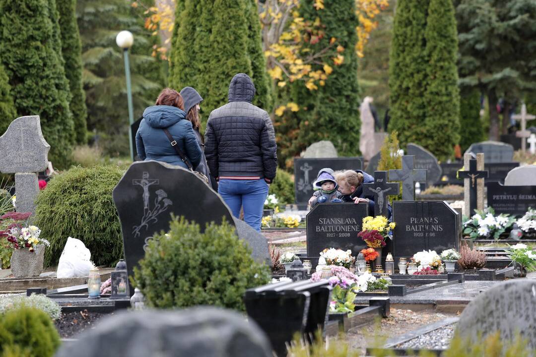Lapkričio – 1-oji Lėbartų kapinėse