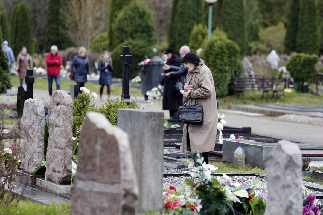 Lapkričio – 1-oji Lėbartų kapinėse