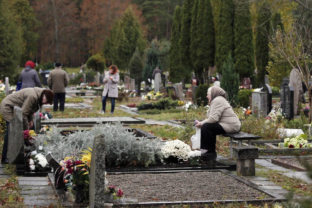 Lapkričio – 1-oji Lėbartų kapinėse