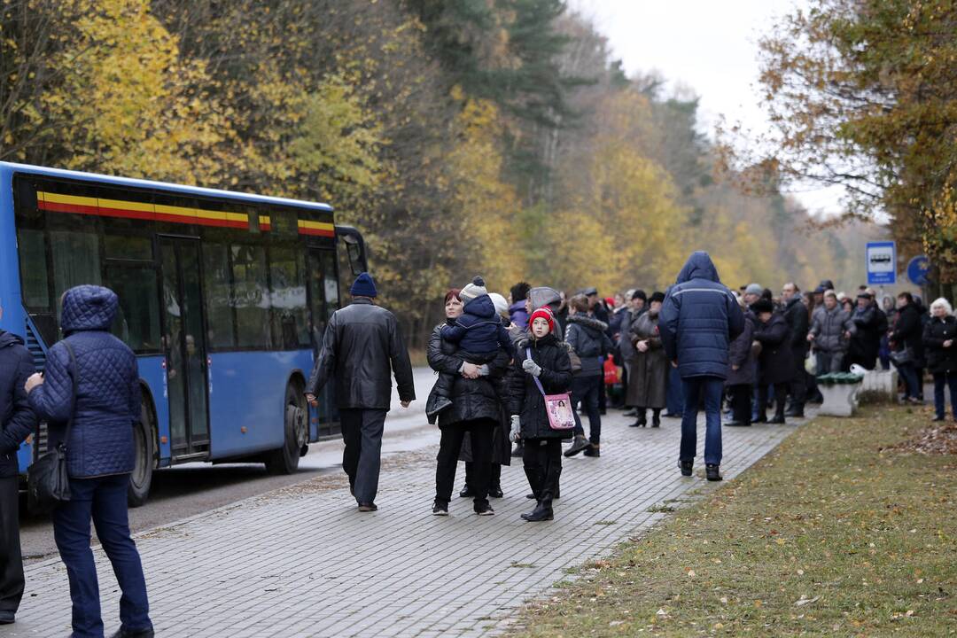Lapkričio – 1-oji Lėbartų kapinėse