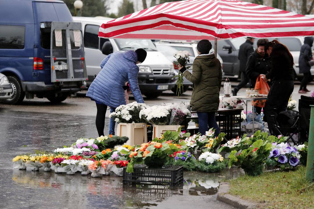 Lapkričio – 1-oji Lėbartų kapinėse
