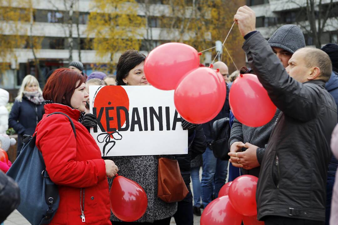 Klaipėdiečių protestas prieš vaikų paėmimą iš šeimų