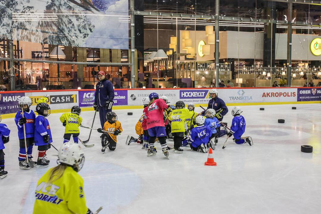 Maras aplankė jaunuosius ledo rutulininkus