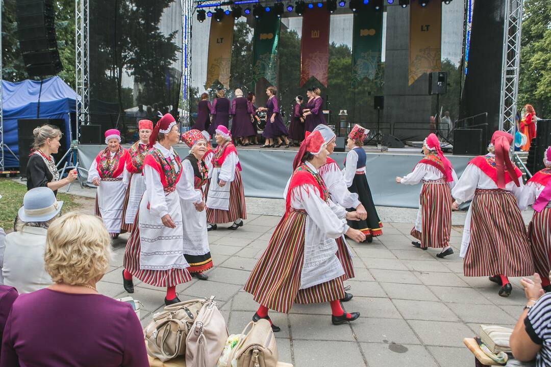 Klaipėda iškilmingai švenčia Valstybės dieną