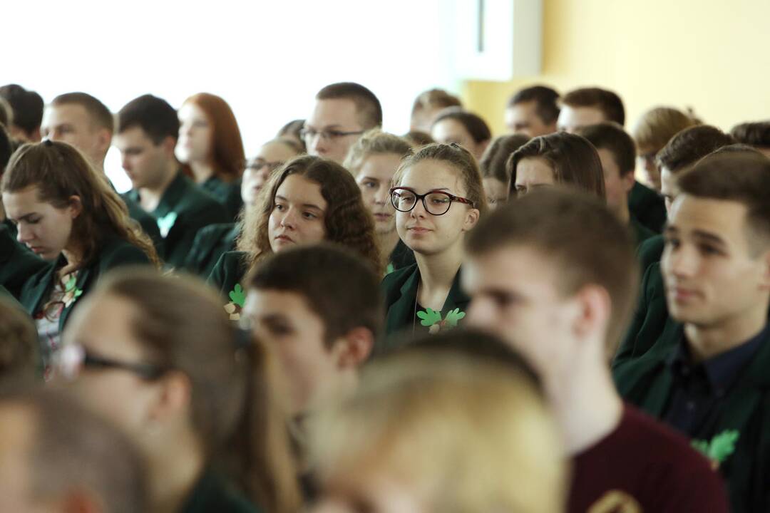 "Ąžuolyno" gimnazijai - pripažinimas