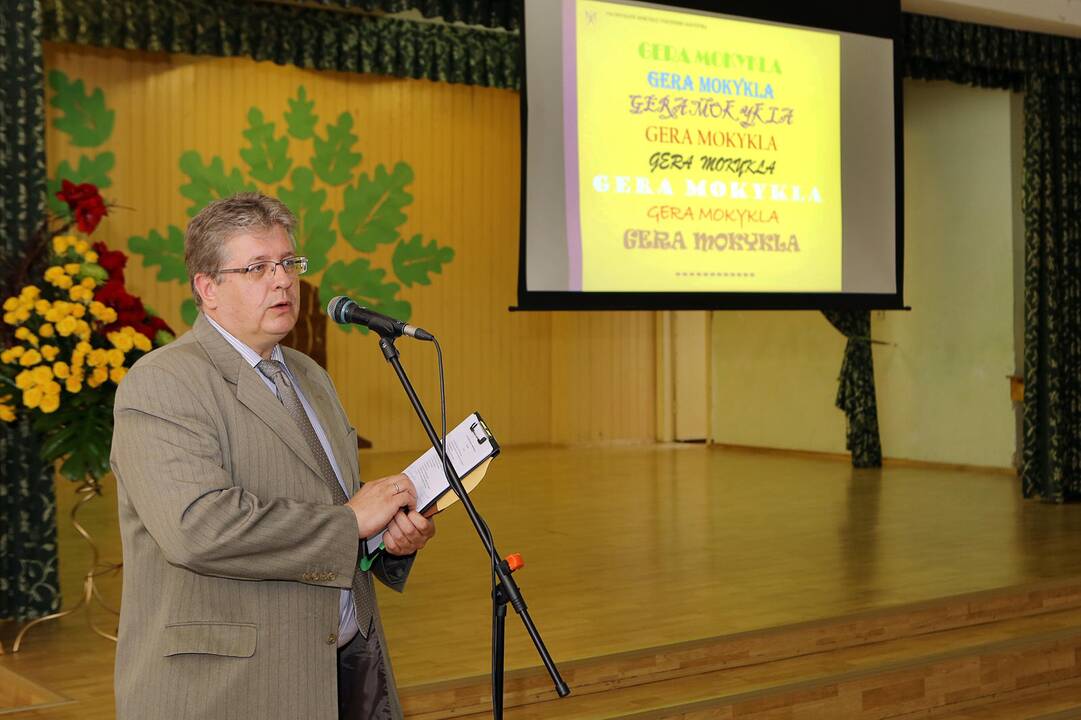 "Ąžuolyno" gimnazijai - pripažinimas
