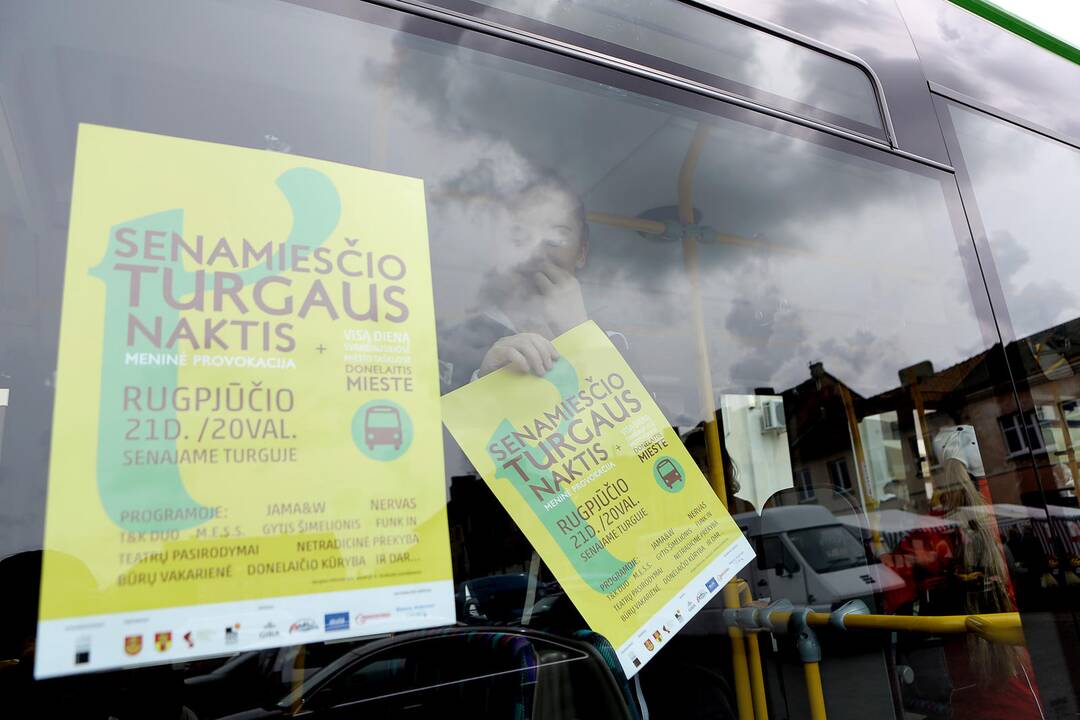 Jaunimo teatras papuošė autobusą