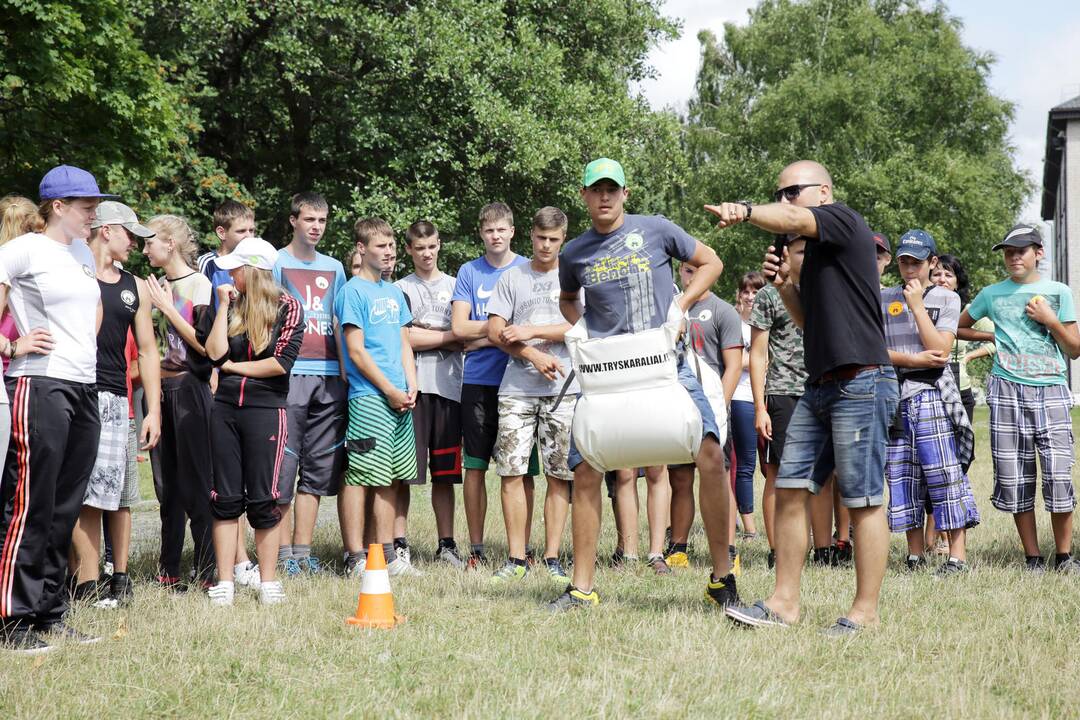 Vaikų stovykla dragūnuose