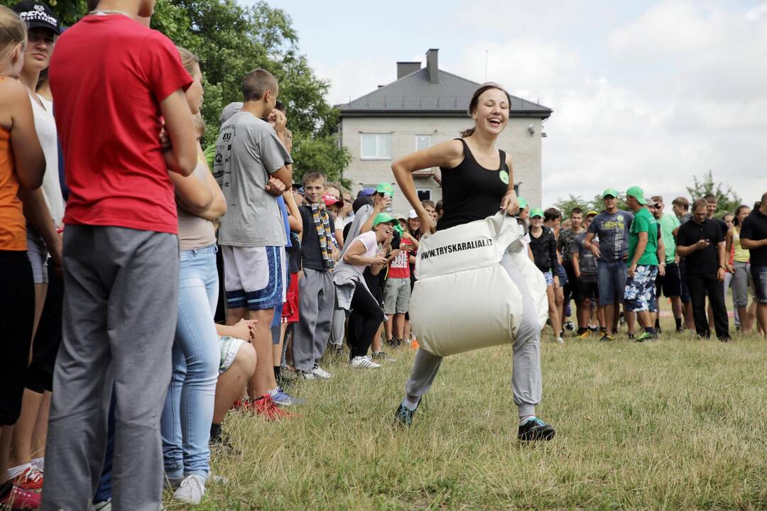 Vaikų stovykla dragūnuose