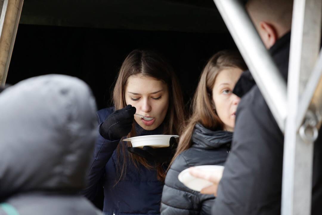 Klaipėdiečius vaišino žuviene