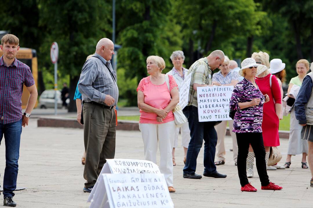 Mitingas Atgimimo aikštėje